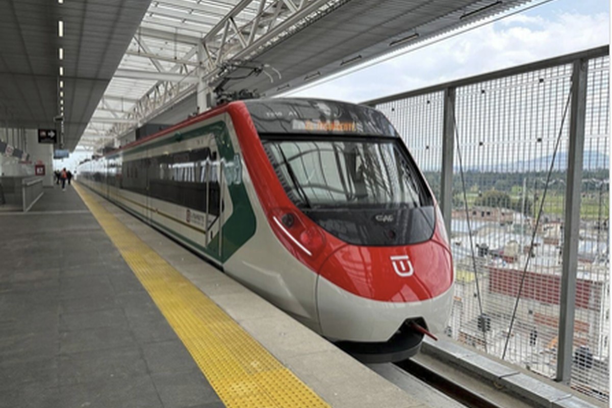Tren Interurbano México-Toluca El Insurgente